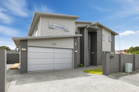 Photo of property in 60 Whites Line West, Woburn, Lower Hutt, 5010