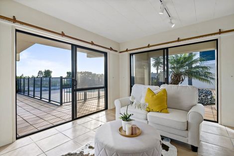 Photo of property in 38 Venus Place, Half Moon Bay, Auckland, 2012