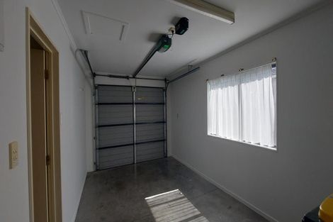 Photo of property in 1/10 Netherlands Avenue, Kelston, Auckland, 0602