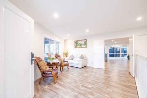 Photo of property in 108 Keri Vista Rise, Papakura, 2110
