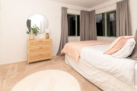 Photo of property in 12 Shannon Place, Torbay, Auckland, 0630