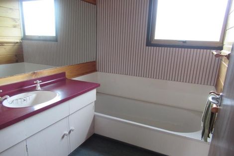 Photo of property in 345 Te Moana Road, Waikanae, 5036