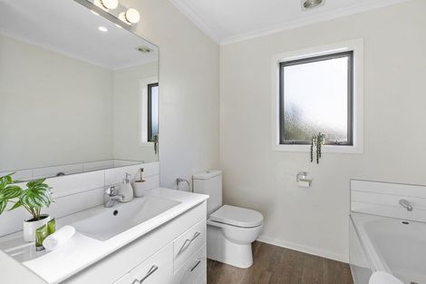 Photo of property in 21 Mascot Street, Tawa, Wellington, 5028