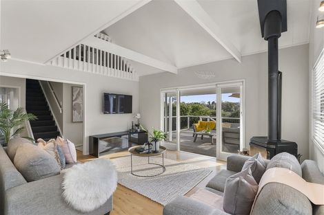 Photo of property in 57 Kurnell Drive, Botany Downs, Auckland, 2010