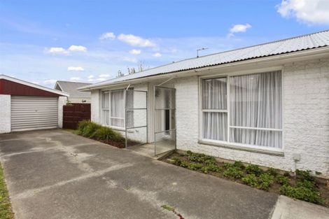 Photo of property in 2/59 Winters Road, Redwood, Christchurch, 8051
