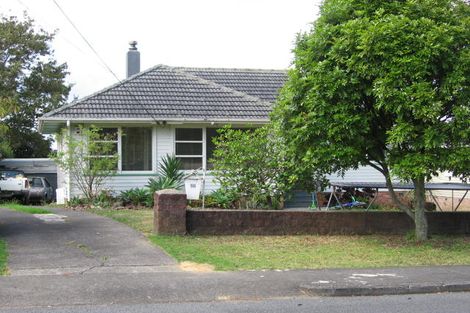 Photo of property in 18 Taupo Street, Green Bay, Auckland, 0604