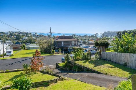 Photo of property in 43 Surf Road, Stanmore Bay, Whangaparaoa, 0932