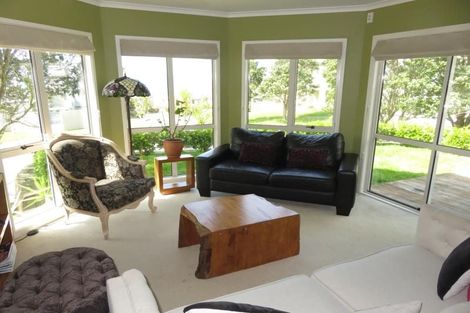 Photo of property in 49 Dress Circle, Newlands, Wellington, 6037