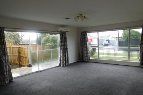 Photo of property in 13 Lake Terrace Road, Burwood, Christchurch, 8061