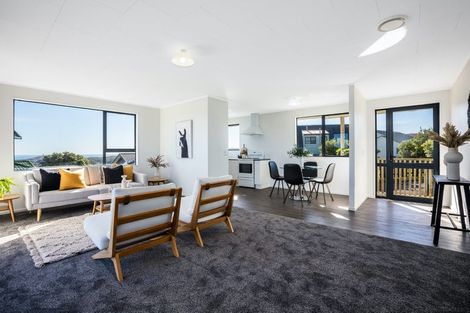 Photo of property in 17 Coventry Close, Ascot Park, Porirua, 5024