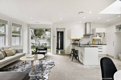 Photo of property in 2 Crieff Street, Northland, Wellington, 6012