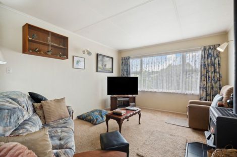 Photo of property in 12 Linley Place, Levin, 5510