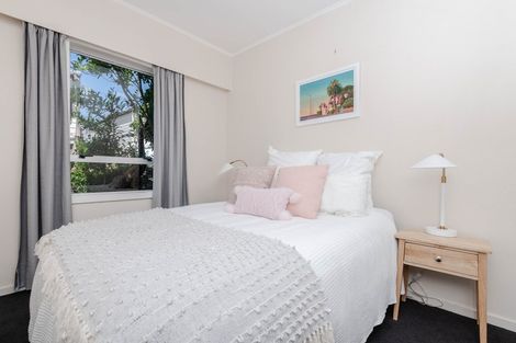 Photo of property in 10 Black Rock Road, Newlands, Wellington, 6037