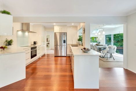 Photo of property in 25 View Road, Campbells Bay, Auckland, 0630