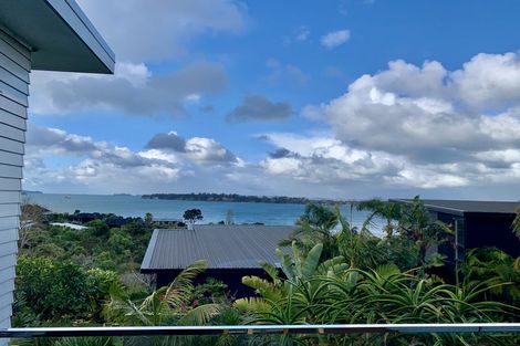 Photo of property in 6a Calder Place, Wai O Taiki Bay, Auckland, 1072