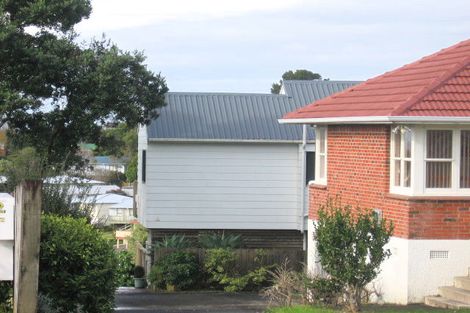 Photo of property in 104 Lincoln Park Avenue, Massey, Auckland, 0614