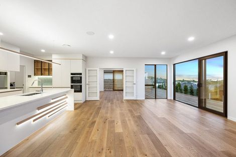 Photo of property in 15 Kumukumu Road, Long Bay, Auckland, 0630