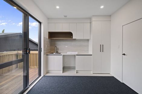 Photo of property in 94 Takutai Avenue, Half Moon Bay, Auckland, 2012