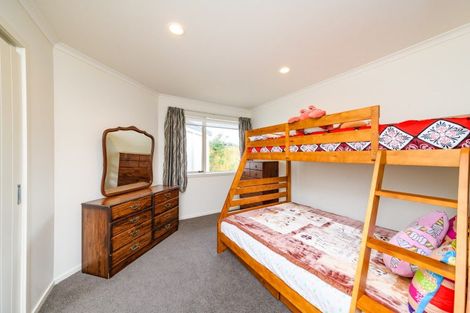 Photo of property in 98 Rosalie Terrace, Kelvin Grove, Palmerston North, 4414