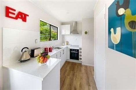 Photo of property in 2/58 Clevedon Road, Papakura, 2110