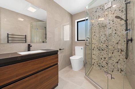 Photo of property in 76a Ennis Avenue, Pakuranga Heights, Auckland, 2010