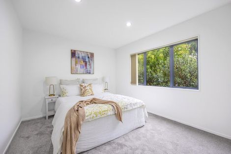 Photo of property in 3 Woodall Place, Totara Vale, Auckland, 0627