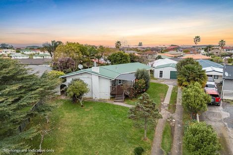 Photo of property in 19 Plumley Crescent, Mangere, Auckland, 2022