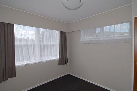 Photo of property in 2/210 Sunnynook Road, Totara Vale, Auckland, 0627