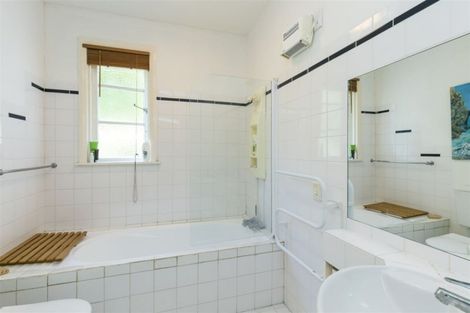 Photo of property in 58 Orangi Kaupapa Road, Northland, Wellington, 6012