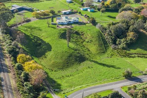 Photo of property in 51 Roslyn Road, Levin, 5510