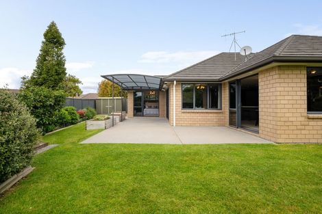 Photo of property in 1 Holly Place, Rototuna North, Hamilton, 3210