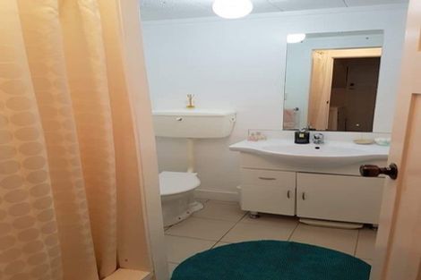 Photo of property in 18a Alfred Street, Northcote Point, Auckland, 0627