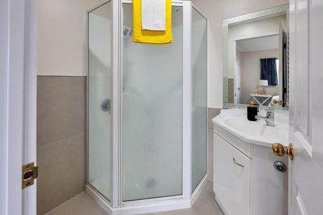 Photo of property in 10 San Pedro Place, Henderson, Auckland, 0612