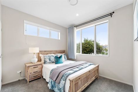 Photo of property in 7 Marlin Street, West Harbour, Auckland, 0618