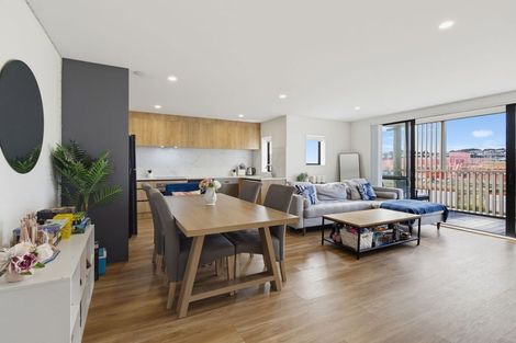Photo of property in 104/5 Dishys Road, Flat Bush, Auckland, 2019