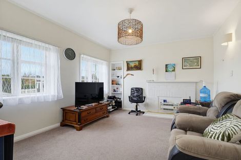 Photo of property in 21 Robert Street, Marton, 4710