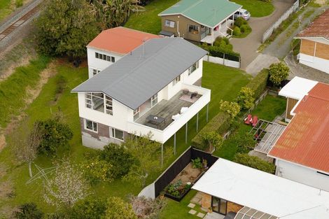 Photo of property in 37 Seaway Terrace, Otumoetai, Tauranga, 3110