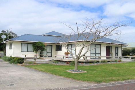 Photo of property in 23 Michelle Lane, Hahei, Whitianga, 3591
