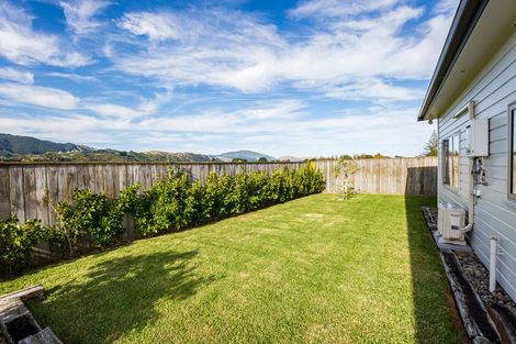 Photo of property in 61 Quadrant Heights, Paraparaumu, 5032