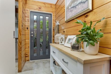 Photo of property in 2/41 Browns Bay Road, Browns Bay, Auckland, 0630