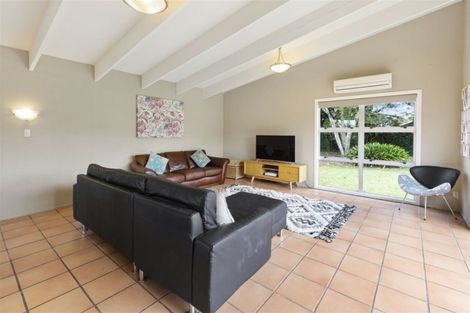 Photo of property in 9 Monument Road, Clevedon, Papakura, 2582