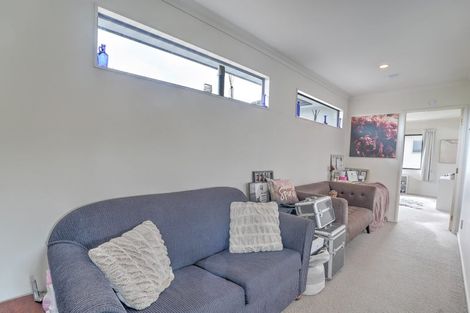 Photo of property in 23 Medallion Drive, Oteha, Auckland, 0632
