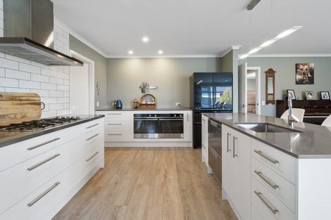 Photo of property in 19 George Street, Bulls, 4818