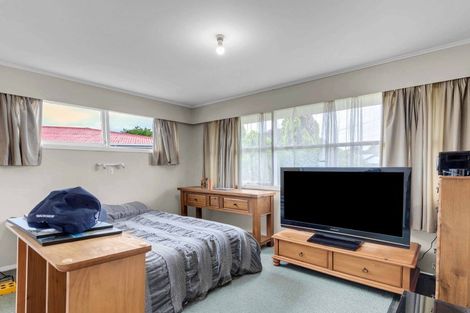 Photo of property in 8 Pulham Crescent, Queenwood, Hamilton, 3210