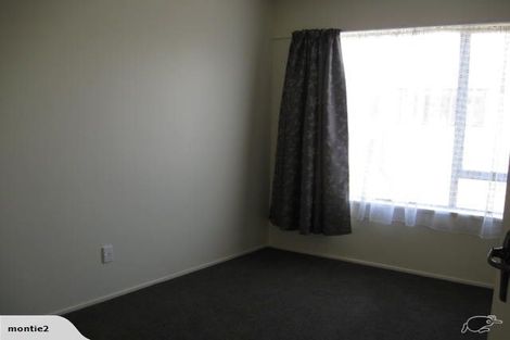 Photo of property in 2/33 Mortlake Street, Islington, Christchurch, 8042