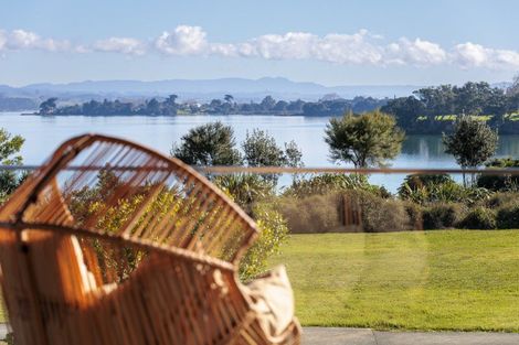 Photo of property in 42 Tahuna Minhinnick Drive, Glenbrook, Waiuku, 2681