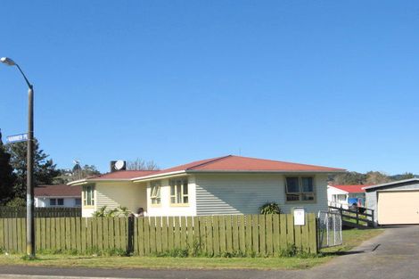 Photo of property in 12 Eastburn Street, Papakura, 2110