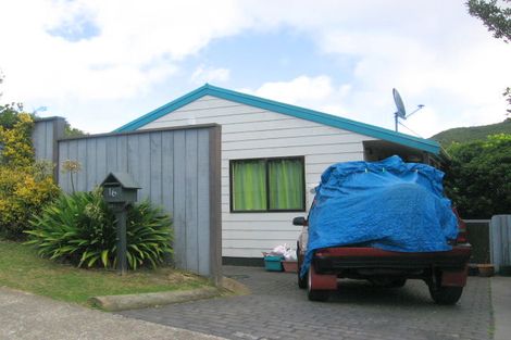 Photo of property in 16 Hazlewood Avenue, Karori, Wellington, 6012