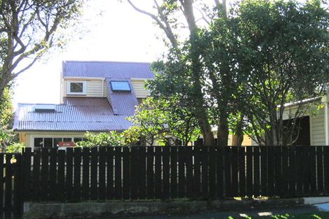 Photo of property in 402 Muritai Road, Eastbourne, Lower Hutt, 5013