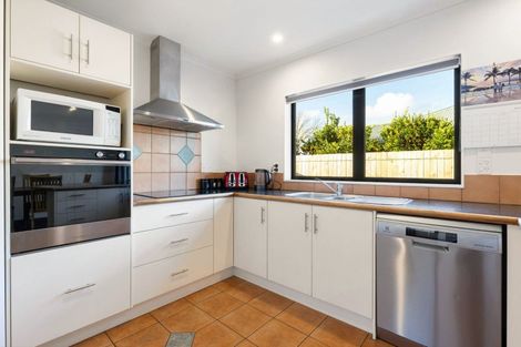 Photo of property in 10 Cairns Crescent, Rototuna, Hamilton, 3210